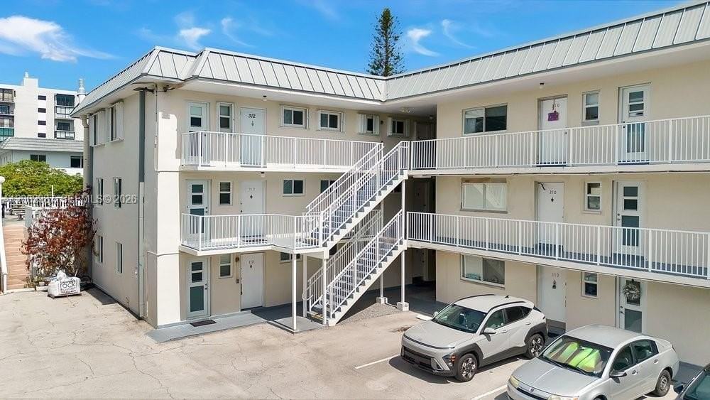 240 Galen Dr #112