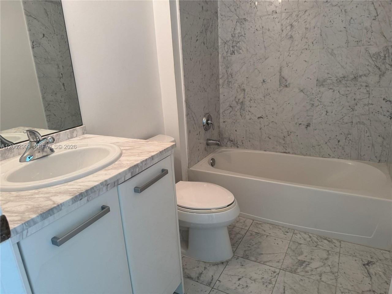 253 Ne 2nd St #1108 - Photo 5 of 11