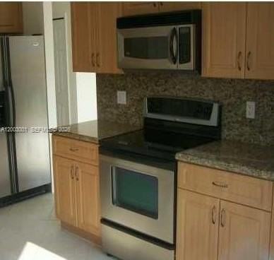 1955 Ne 36th Ave #0 - Photo 2 of 4