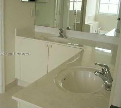 1955 Ne 36th Ave #0 - Photo 3 of 4