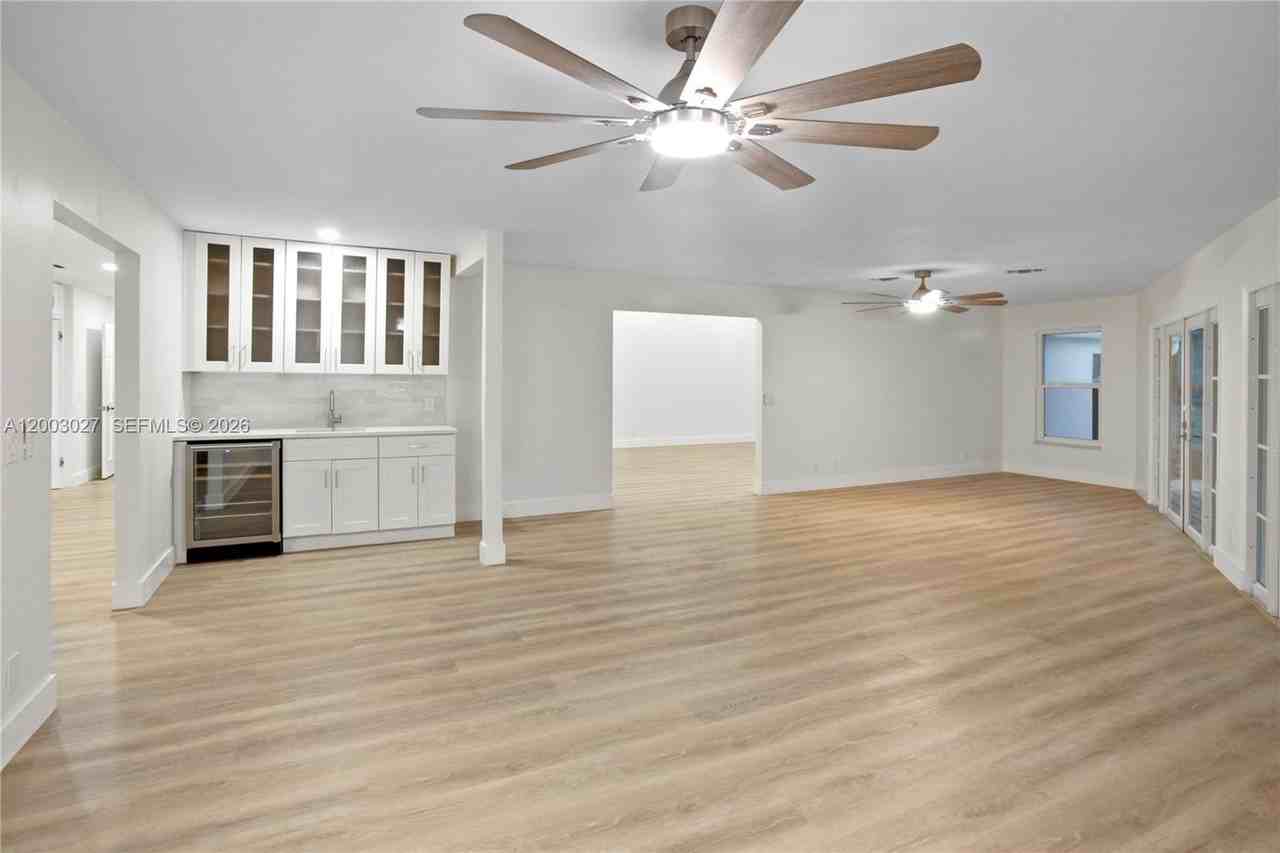 12090 164th Ct N - Photo 7 of 37