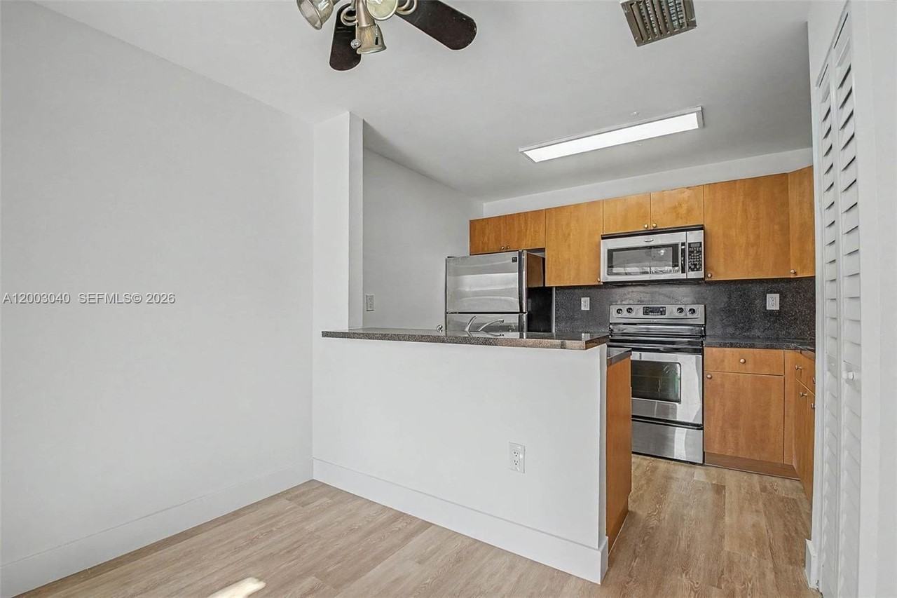 11236 Sw 132nd Ct W - Photo 4 of 21