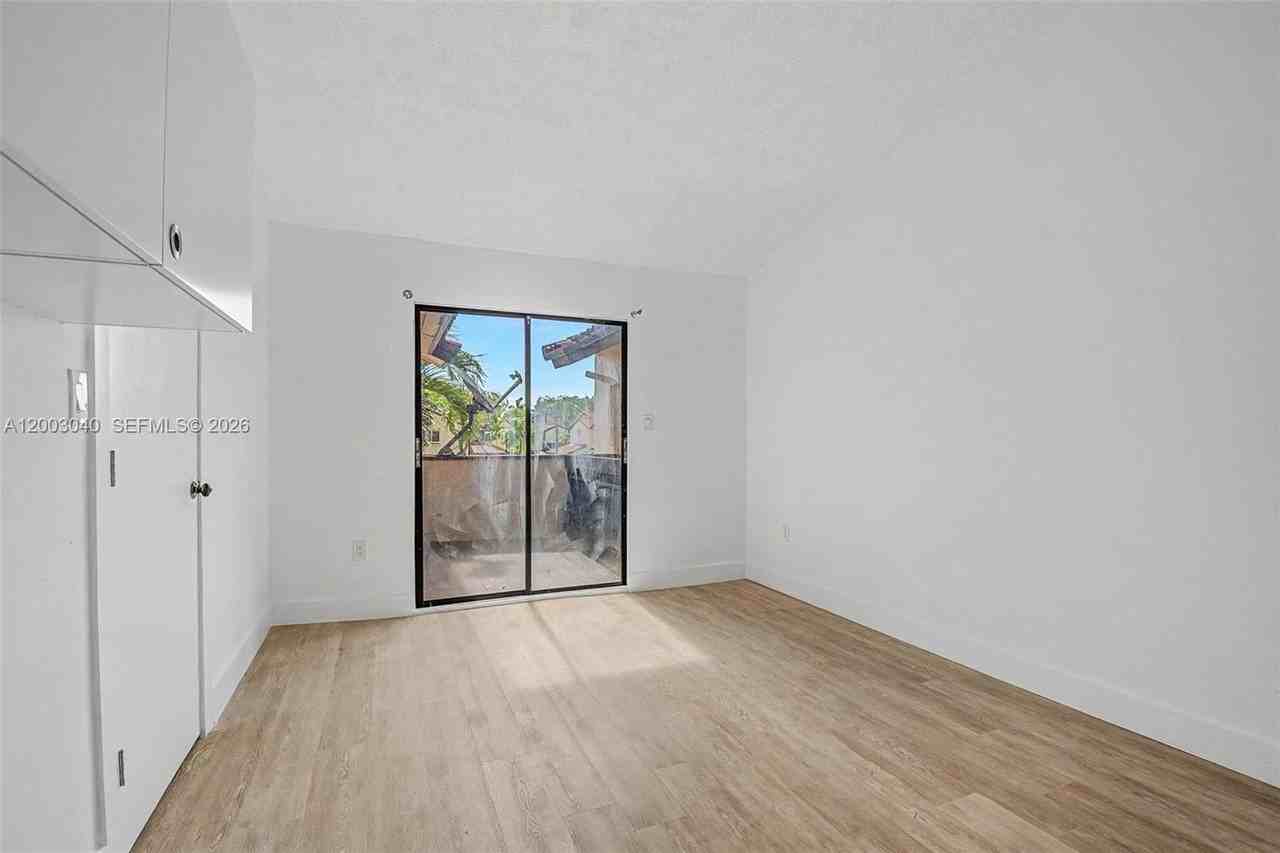 11236 Sw 132nd Ct W - Photo 6 of 21