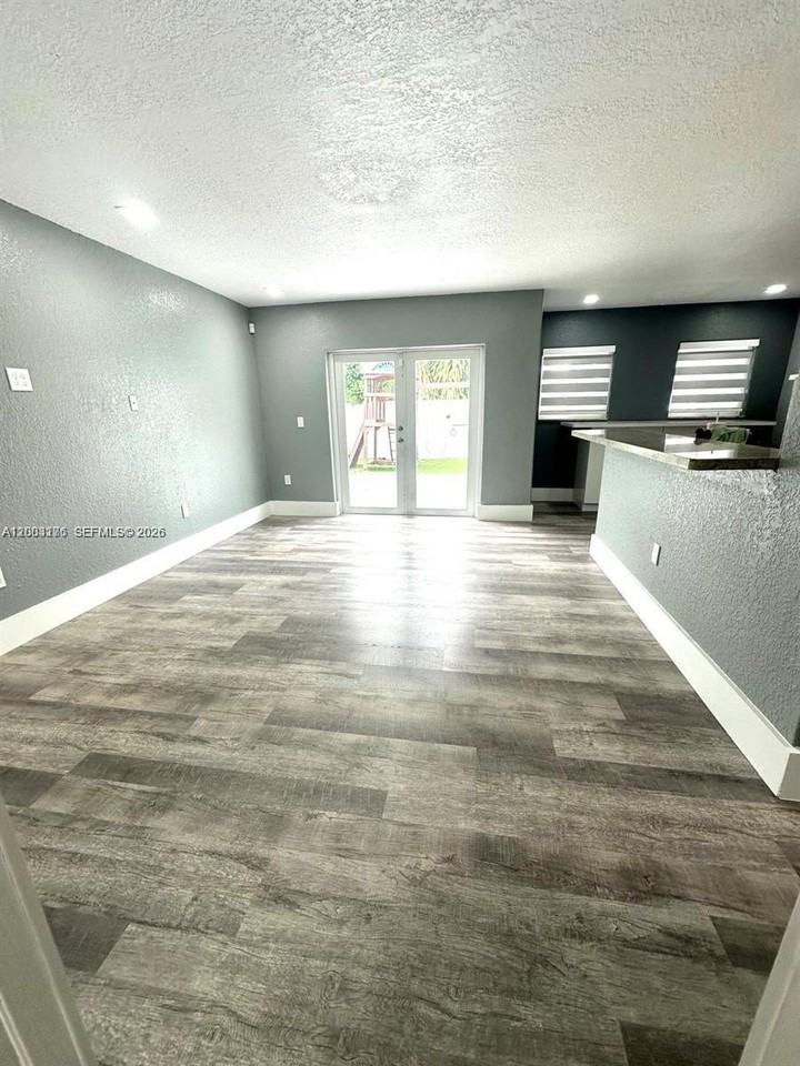 15981 Sw 54th Ter #0 - Photo 7 of 33