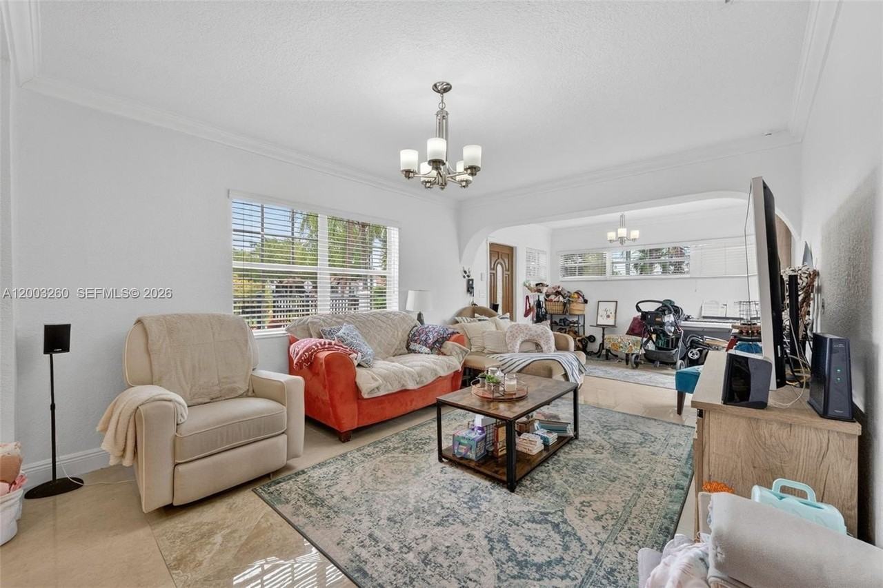 9000 Sw 40th Ter - Photo 7 of 24