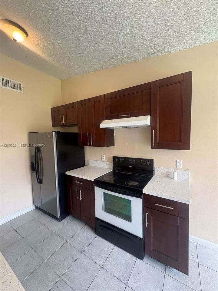 2742 Nw 199th Ter #0 - Photo 4 of 15
