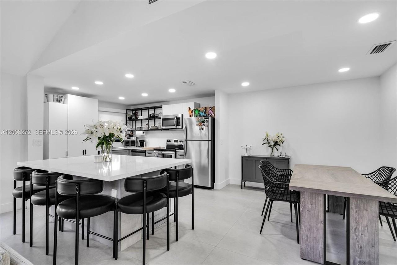 250 Sw 97th Ter - Photo 7 of 24