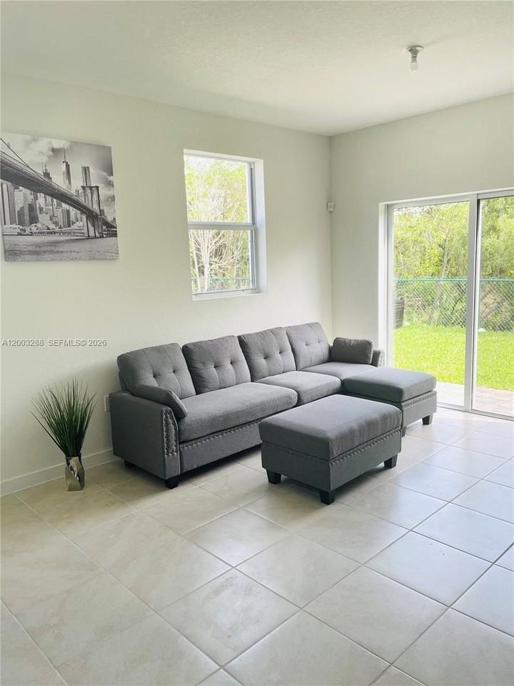 916 Se 19th St #916 - Photo 7 of 17