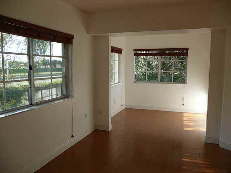 2586 Centergate Dr #207 - Photo 4 of 8