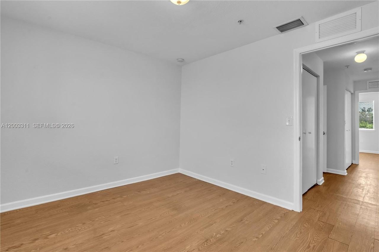 14226 Nw 17th Ave #14226 - Photo 5 of 29