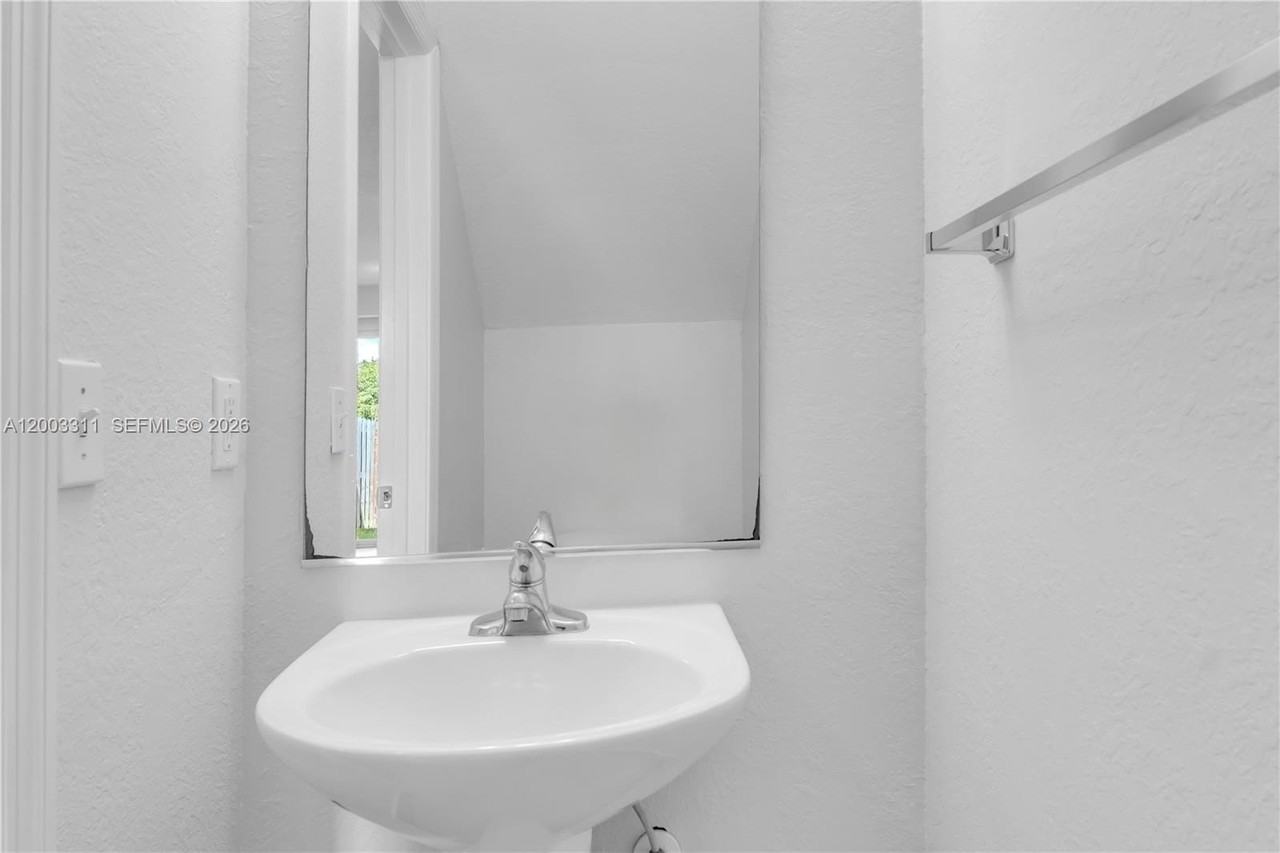 14226 Nw 17th Ave #14226 - Photo 6 of 29