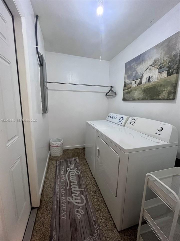 9840 Sw 165th Ter - Photo 5 of 13