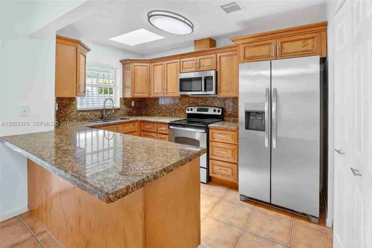 9123 Sw 149th Ct - Photo 4 of 17