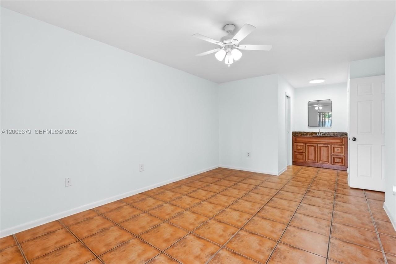 9123 Sw 149th Ct - Photo 6 of 17