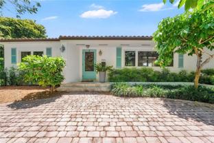 1524 Siena Ave - Photo 1 of 1