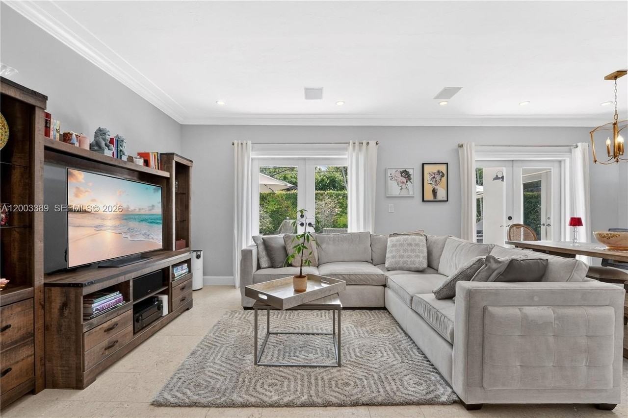 1524 Siena Ave - Photo 7 of 39