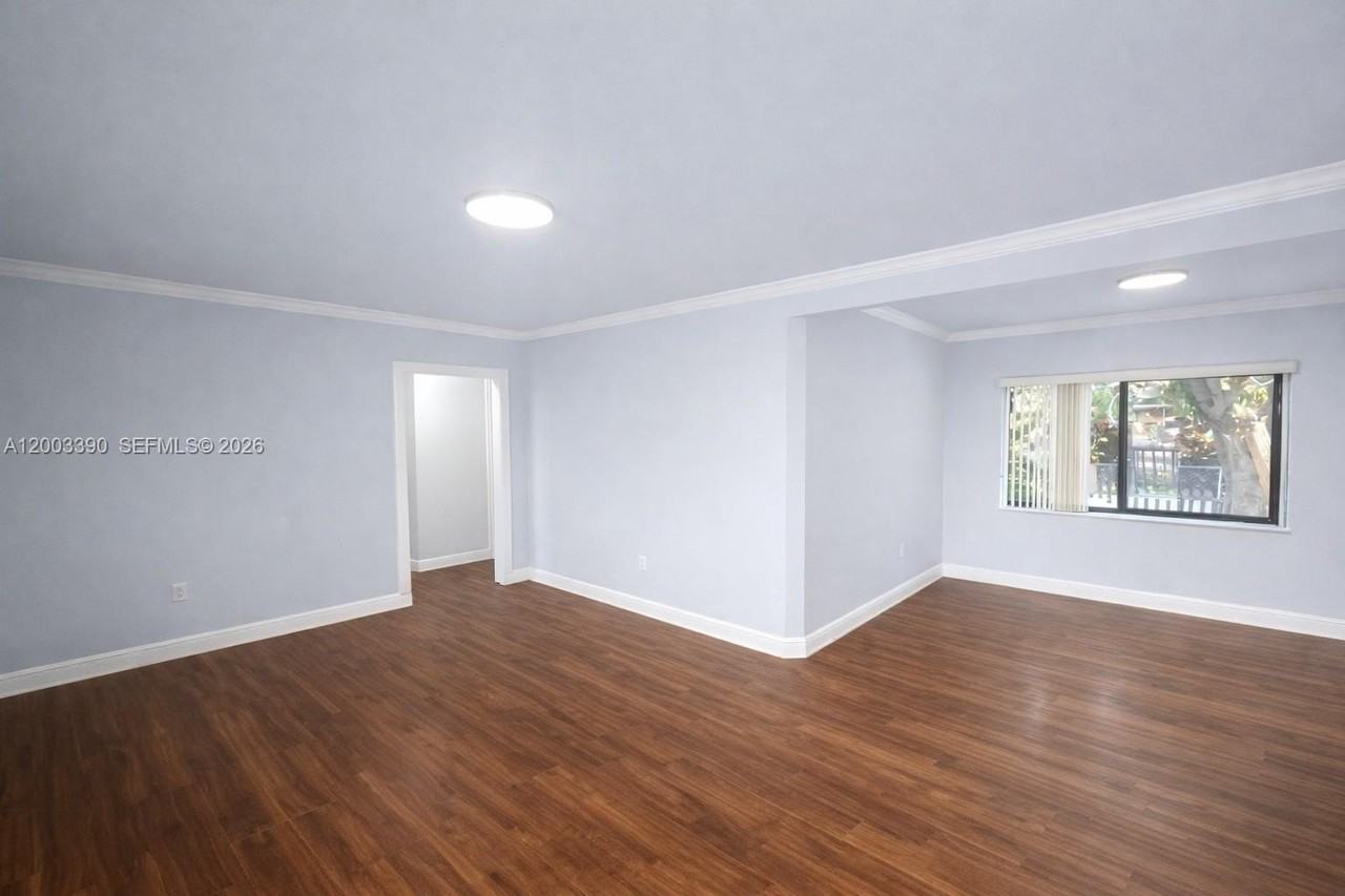 1610 Nw 31st Ave - Photo 3 of 13