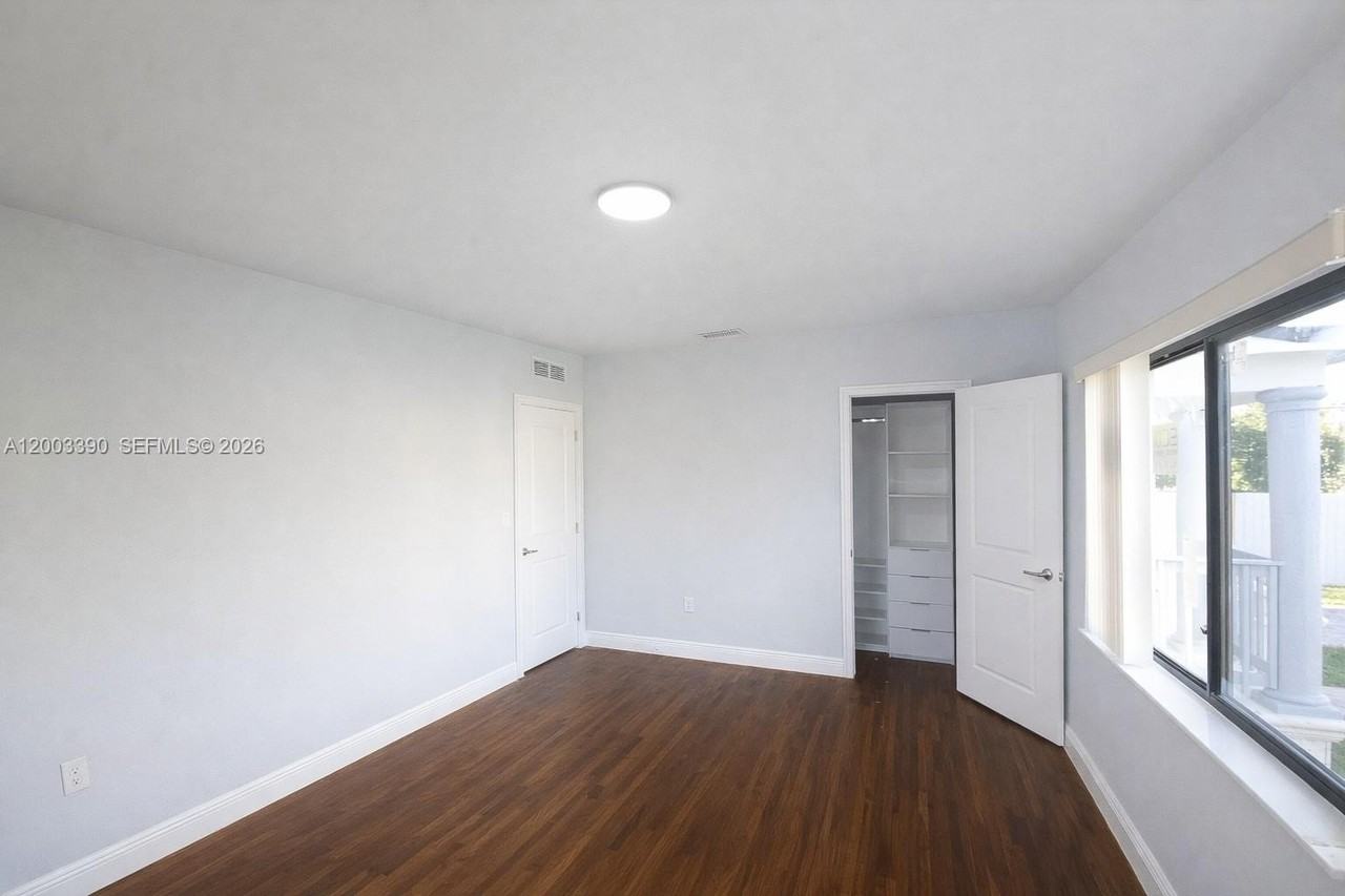 1610 Nw 31st Ave - Photo 6 of 13