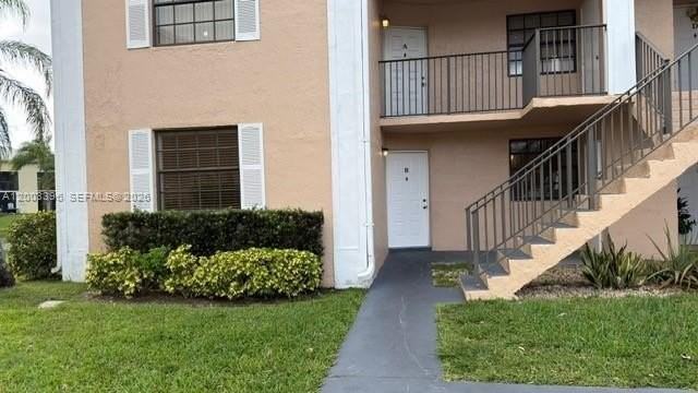 1160 Washington Cir #1160B - Photo 3 of 15