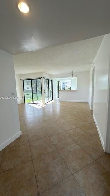 1160 Washington Cir #1160B - Photo 4 of 15