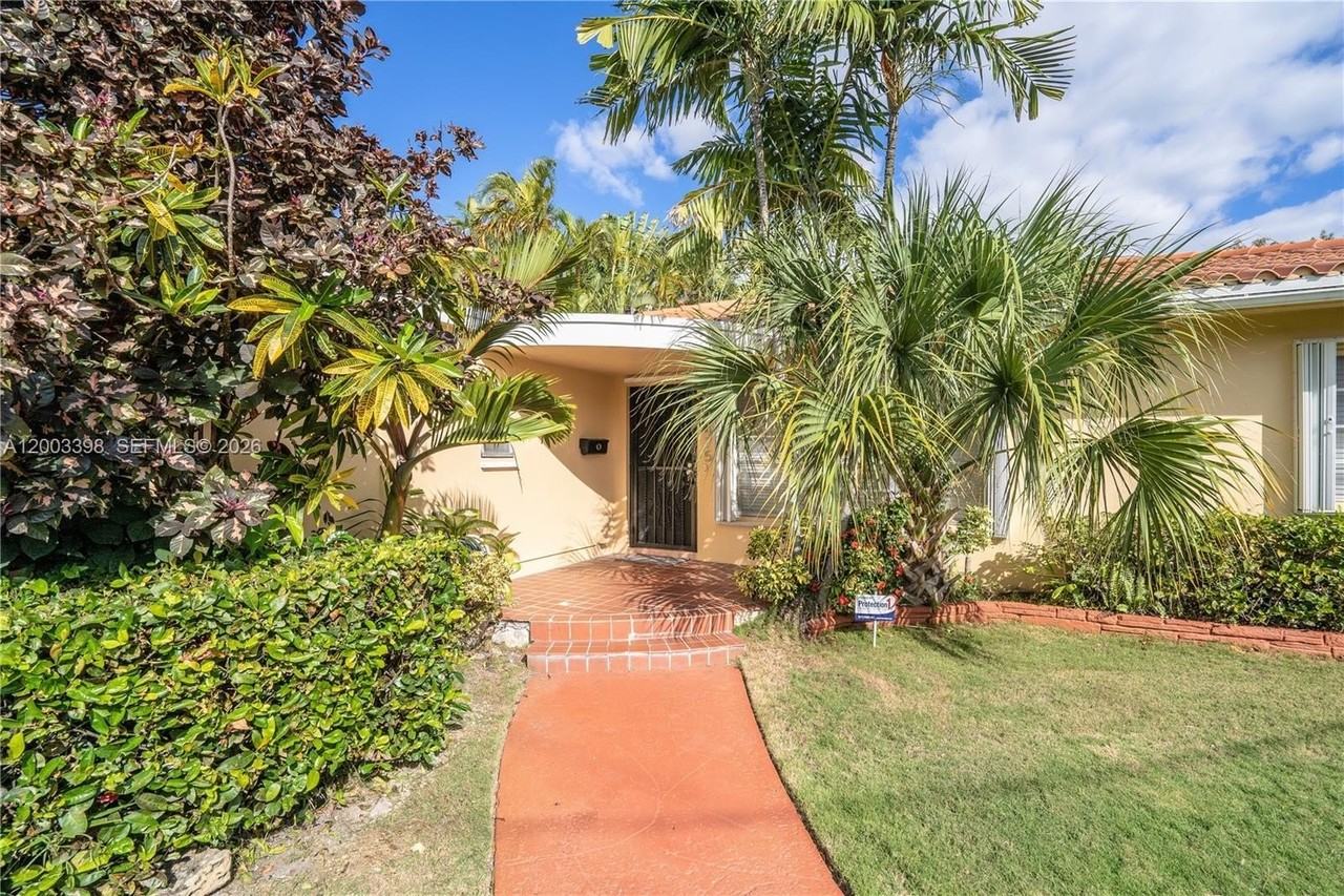 475 S Shore Dr - Photo 3 of 37