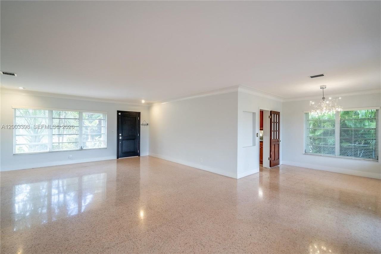 475 S Shore Dr - Photo 6 of 37