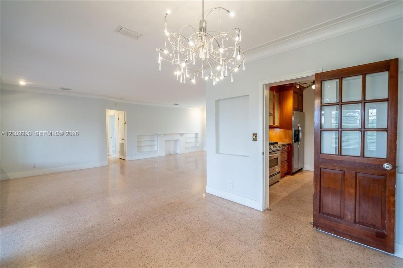 475 S Shore Dr - Photo 7 of 37