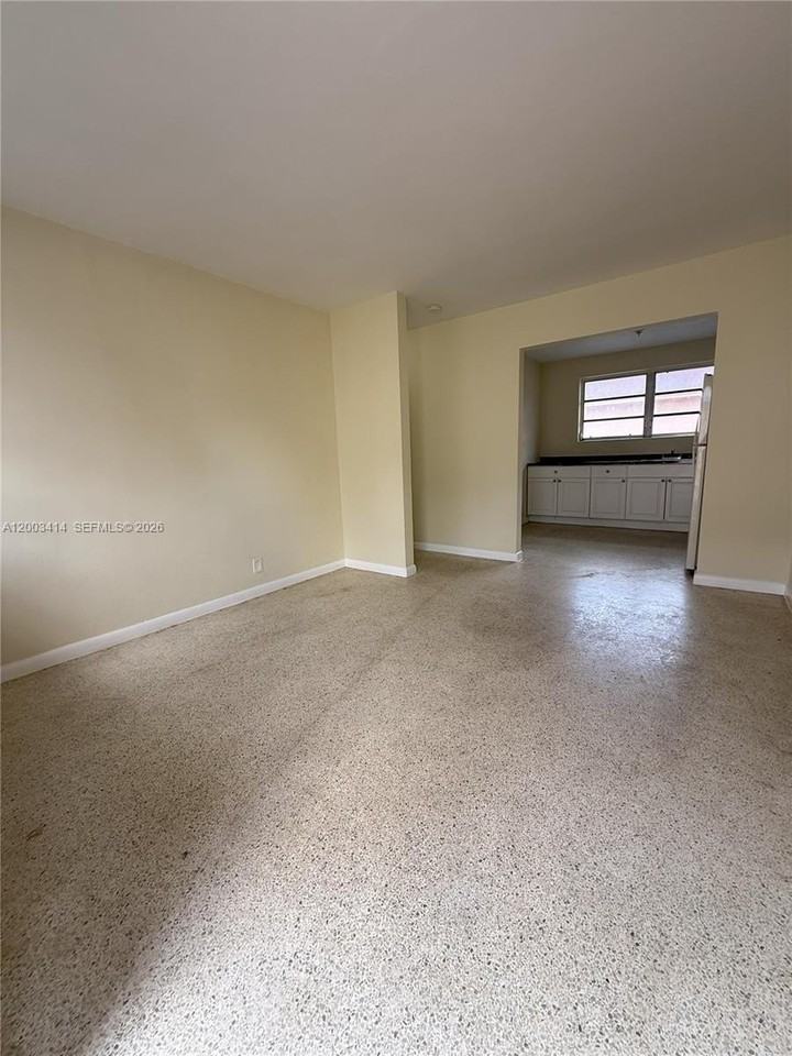 1725 Nw 59th St #3 - Photo 2 of 10