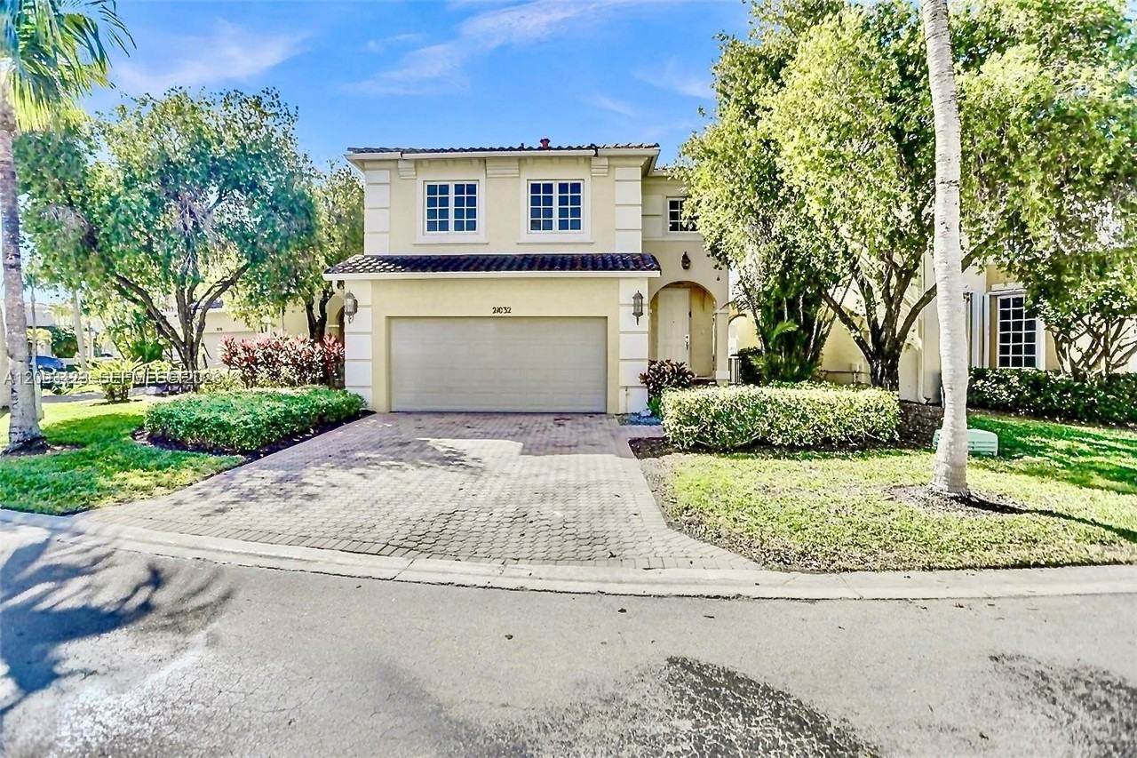 21032 Ne 32nd Ave #21032 - Photo 2 of 22