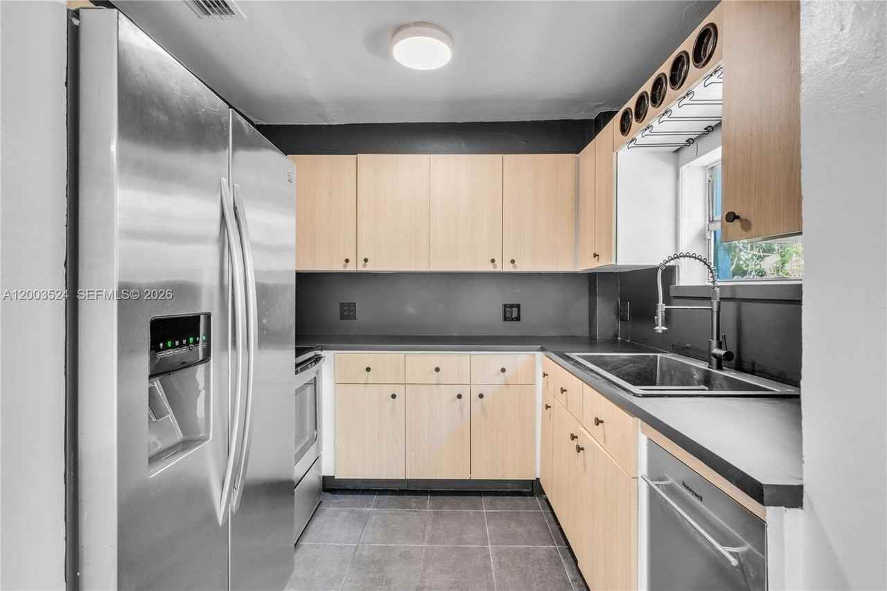 10 Century Ln - Photo 7 of 21