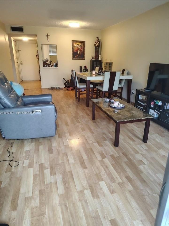 7501 Nw 16th St #3207 - Photo 3 of 11
