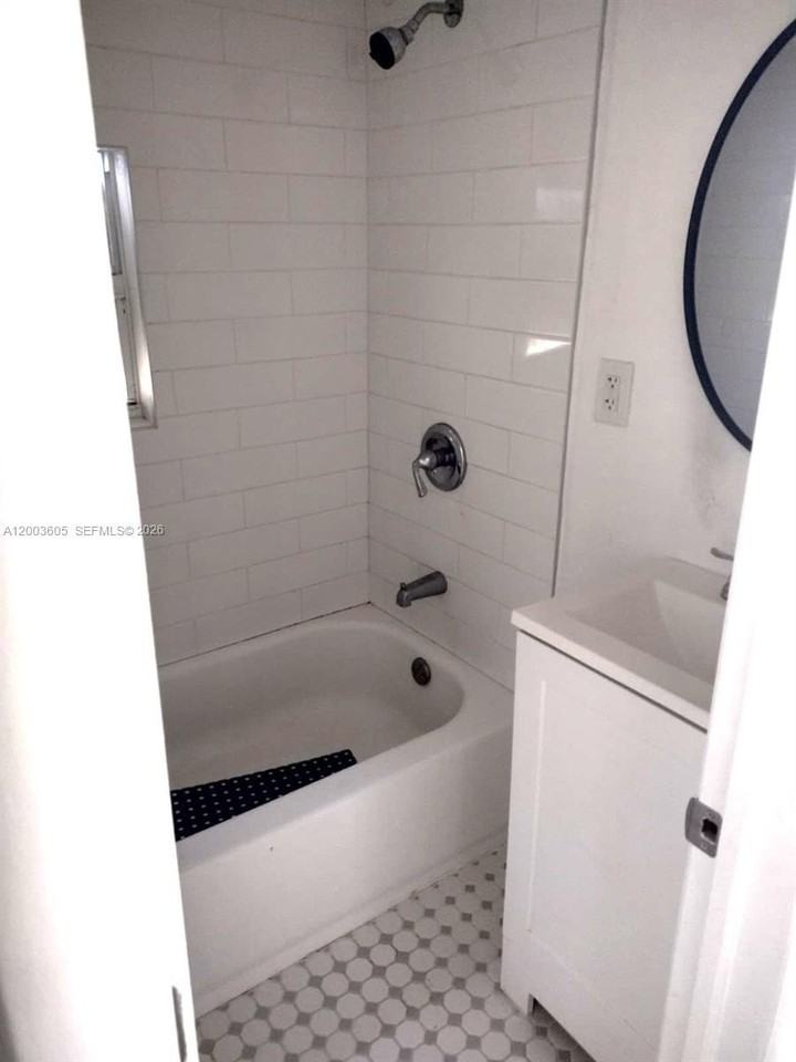 2971 Nw 132nd Ter #B - Photo 5 of 9