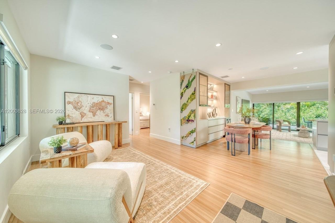 1940 Sw 32nd Pl - Photo 3 of 42