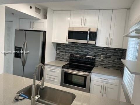 203 Riviera Cir #203 - Photo 4 of 25