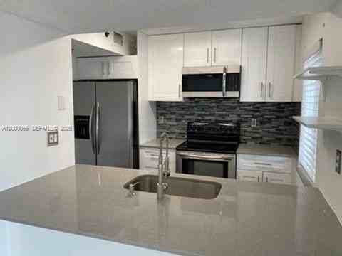 203 Riviera Cir #203 - Photo 7 of 25