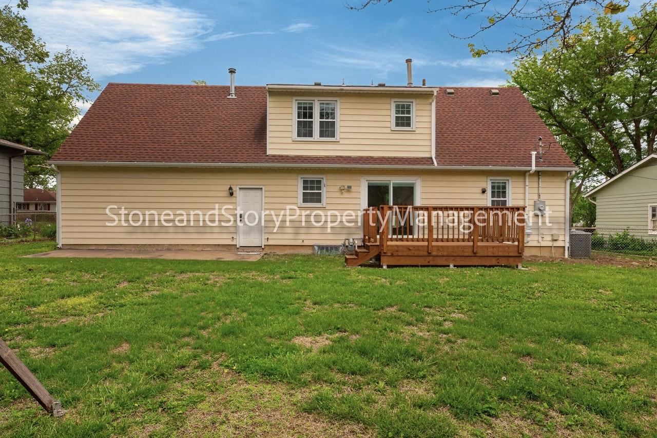 3125 Sw Mulvane St - Photo 3 of 26