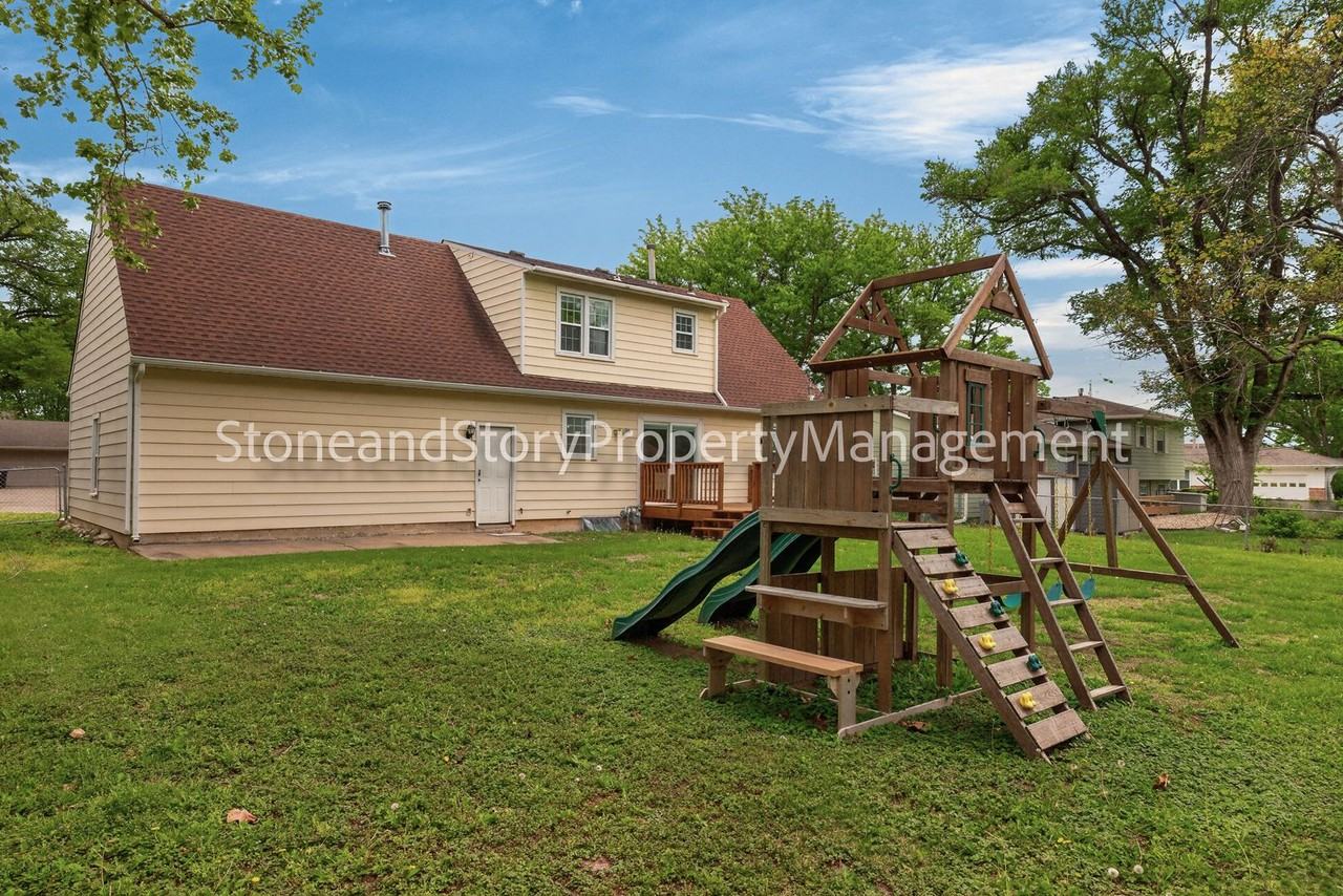 3125 Sw Mulvane St - Photo 4 of 26