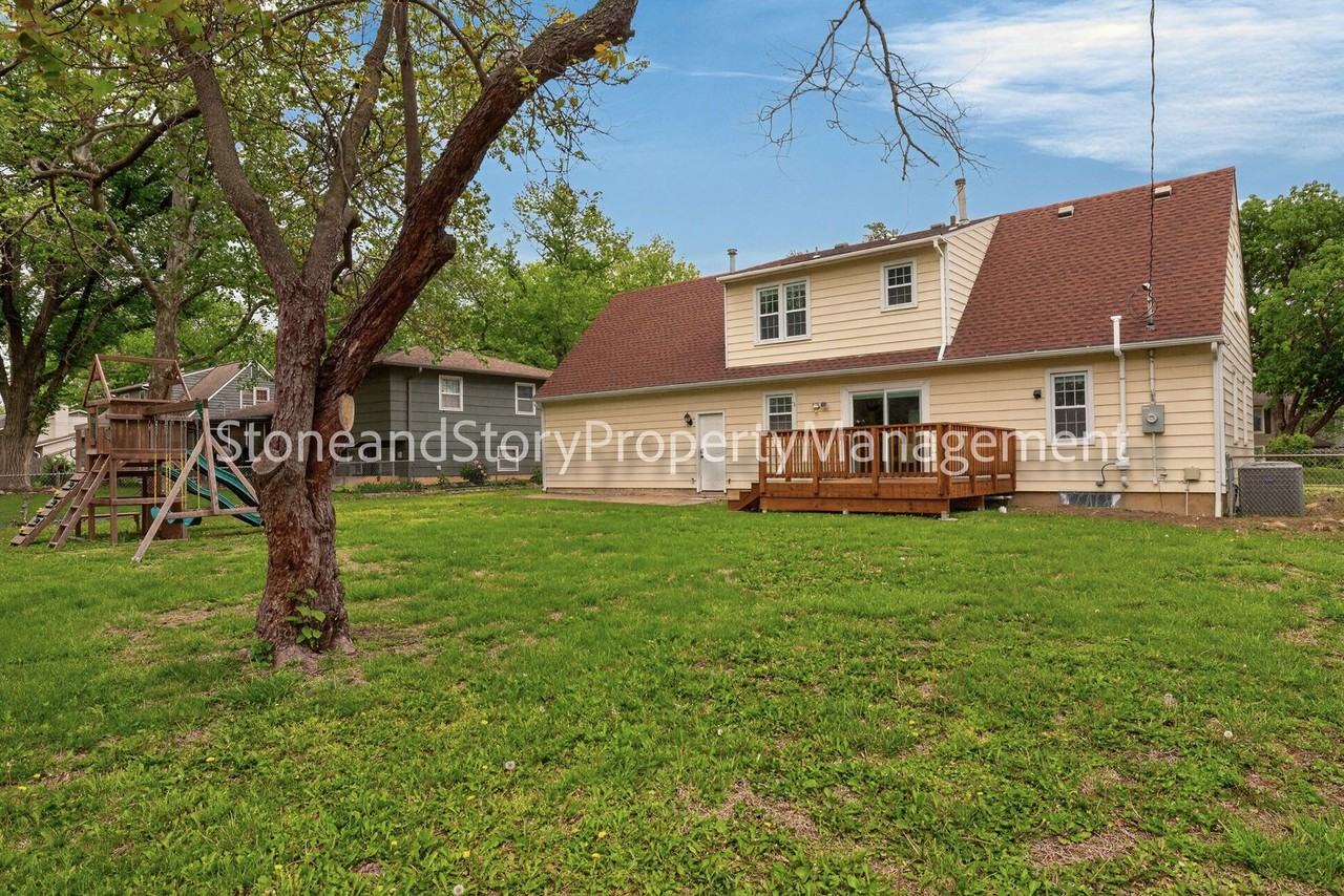 3125 Sw Mulvane St - Photo 5 of 26