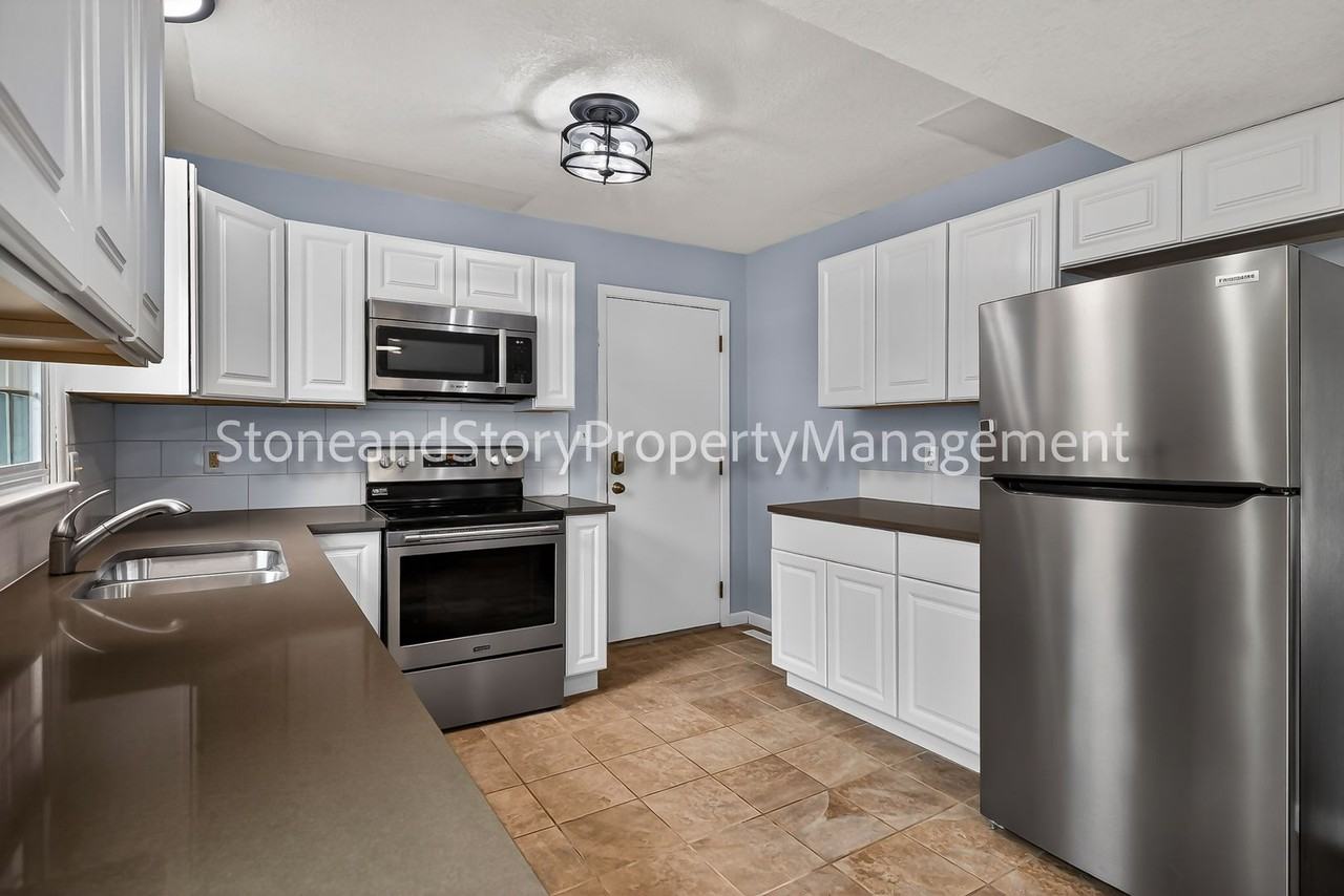 3125 Sw Mulvane St - Photo 2 of 24