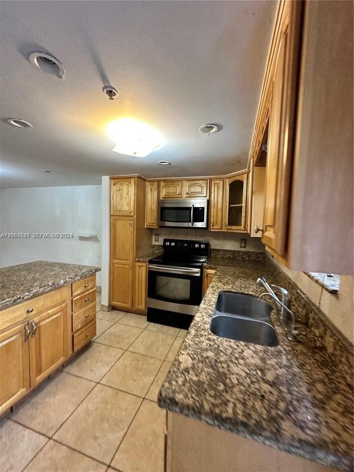 551 Nw 82nd Ave #502 - Photo 4 of 40