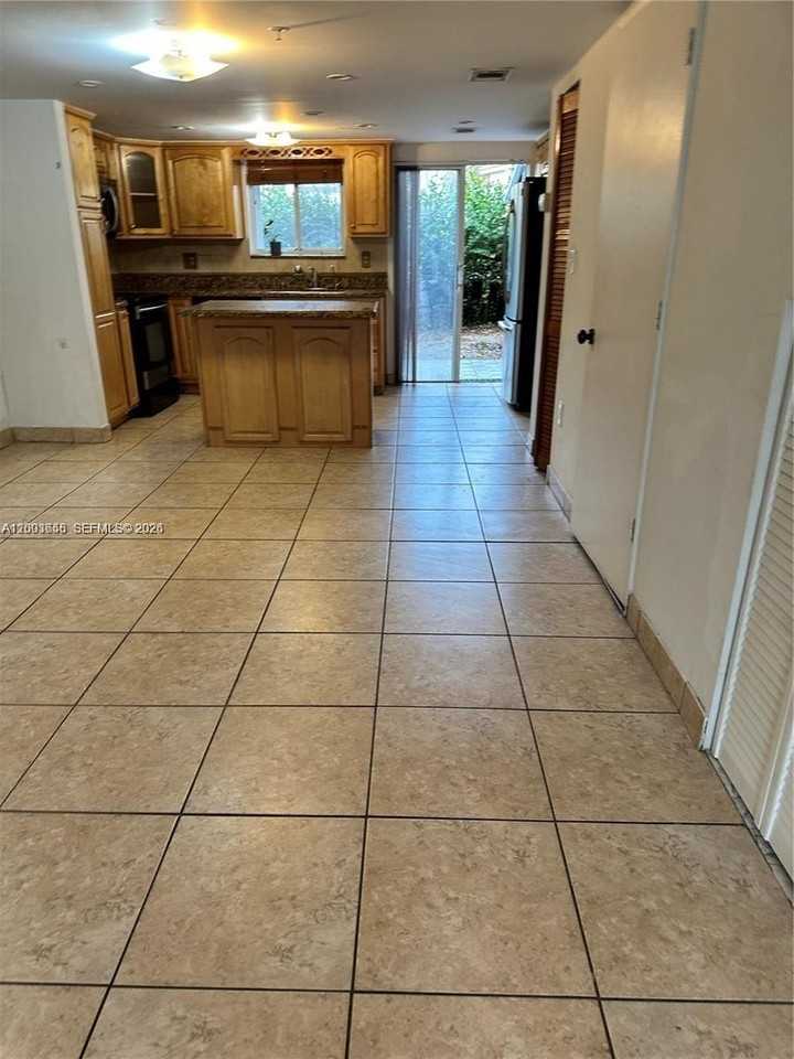 551 Nw 82nd Ave #502 - Photo 7 of 40