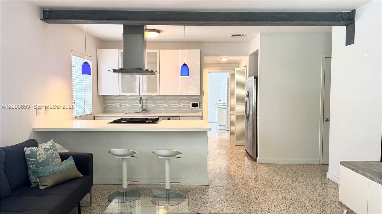 643 Jefferson Ave #3 - Photo 2 of 10
