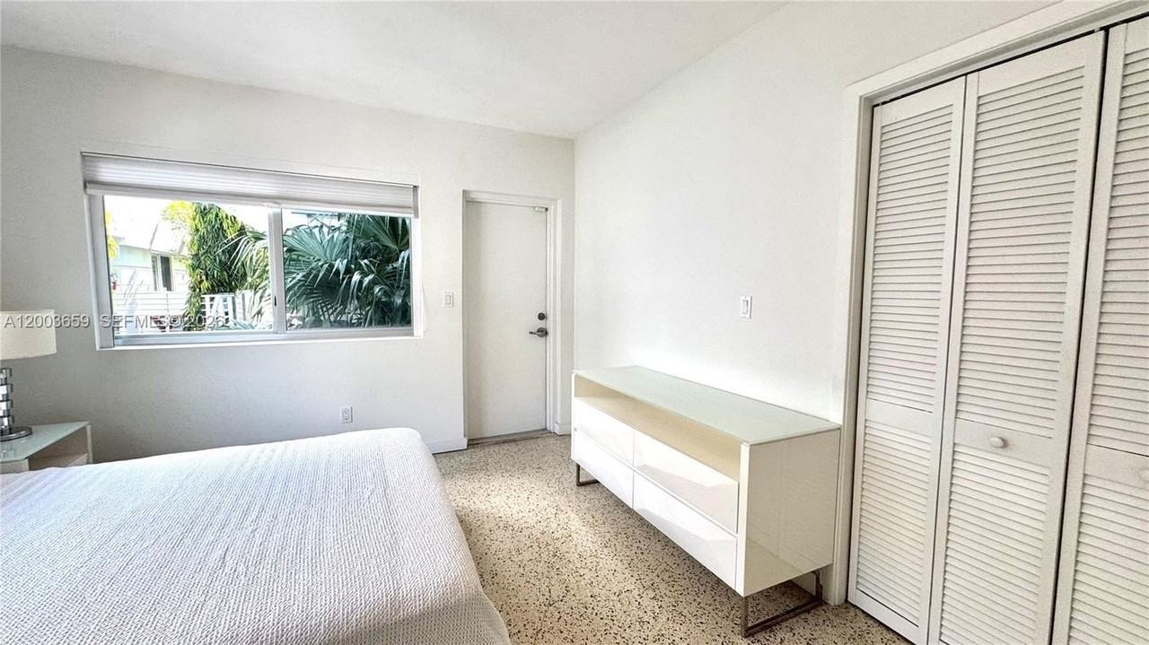 643 Jefferson Ave #3 - Photo 5 of 10