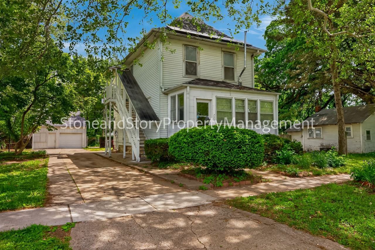 724 Ne Wabash Ave - Photo 2 of 28