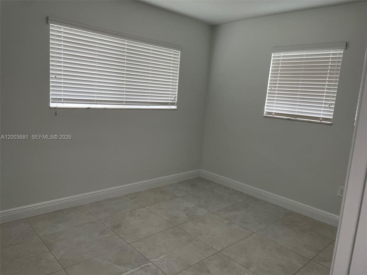 8640 Sw 125th Ter - Photo 4 of 11