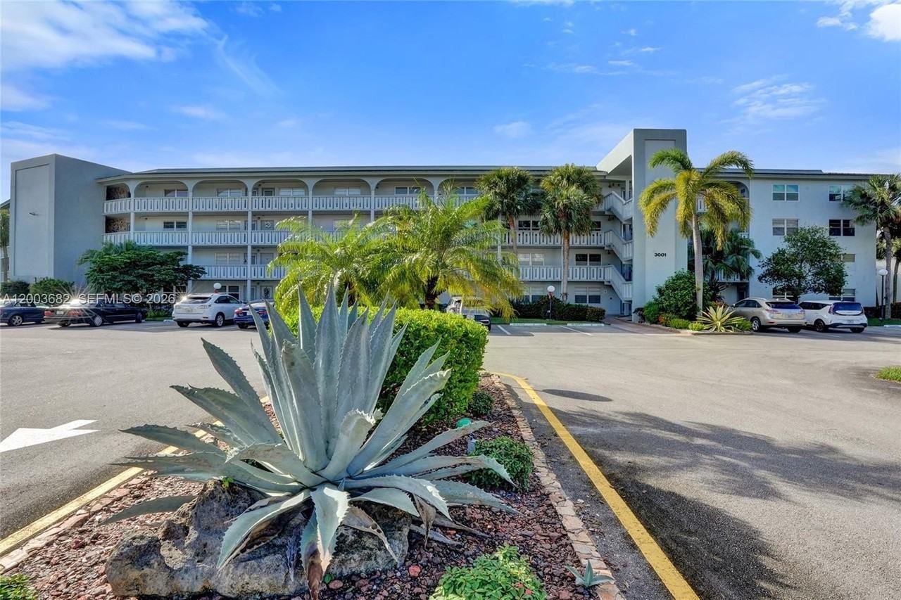 3001 Portofino Isle #K2 - Photo 3 of 50