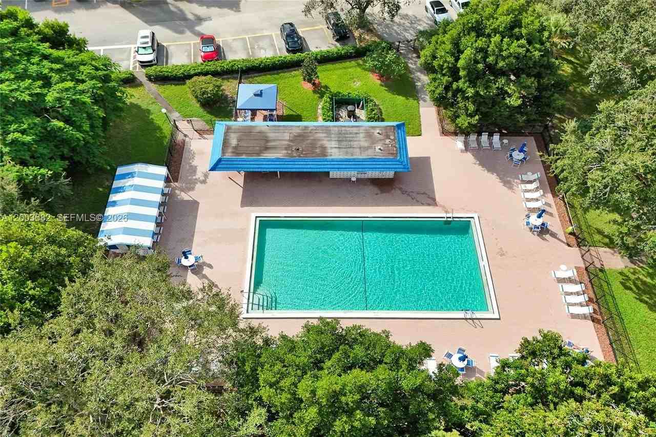 3001 Portofino Isle #K2 - Photo 5 of 50