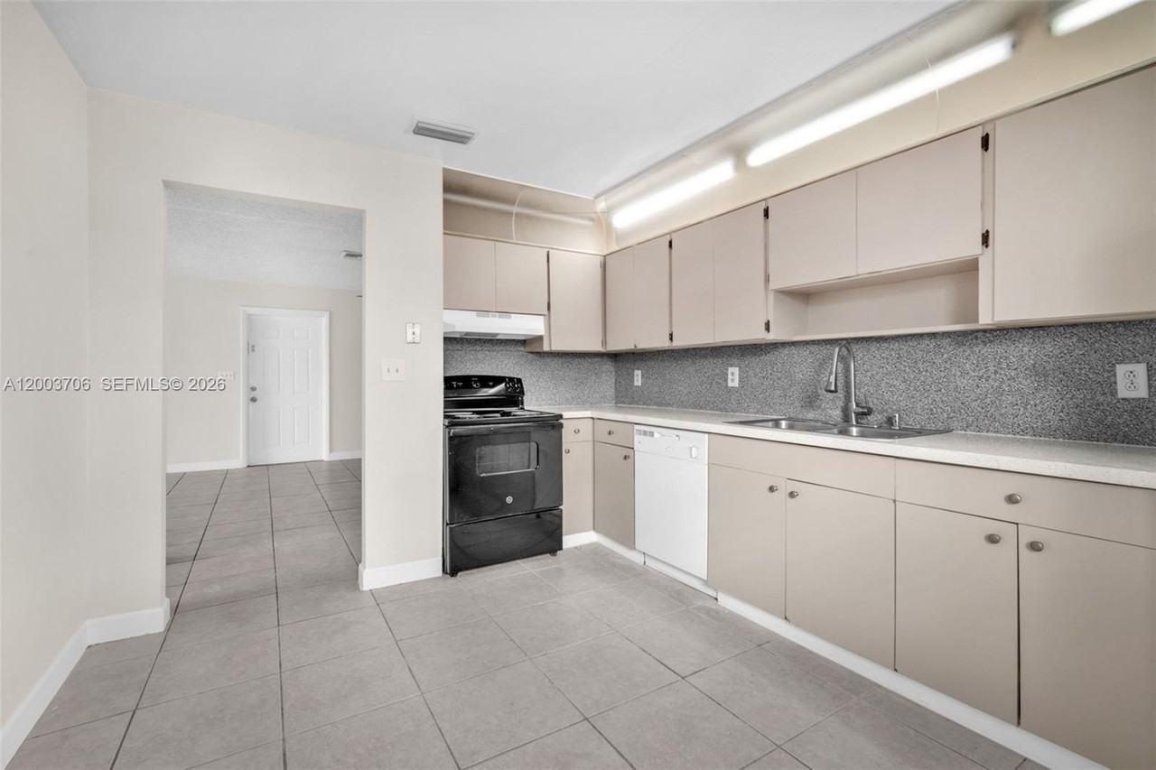 2125 Mckinley St #BACK - Photo 3 of 17