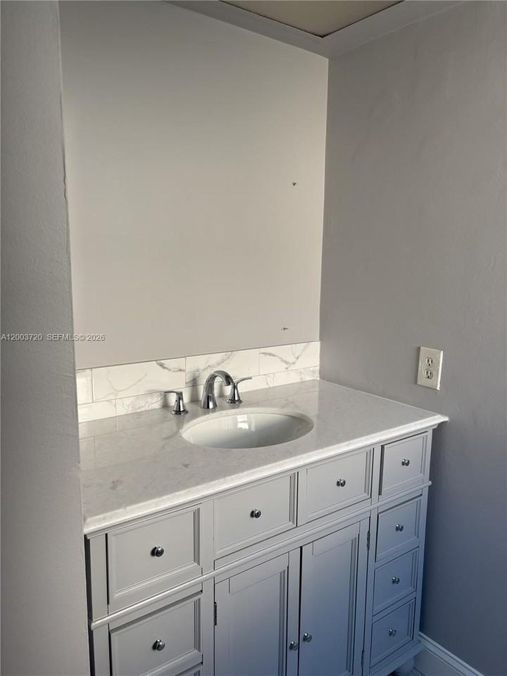 8444 Nw 23rd Mnr #W - Photo 7 of 25