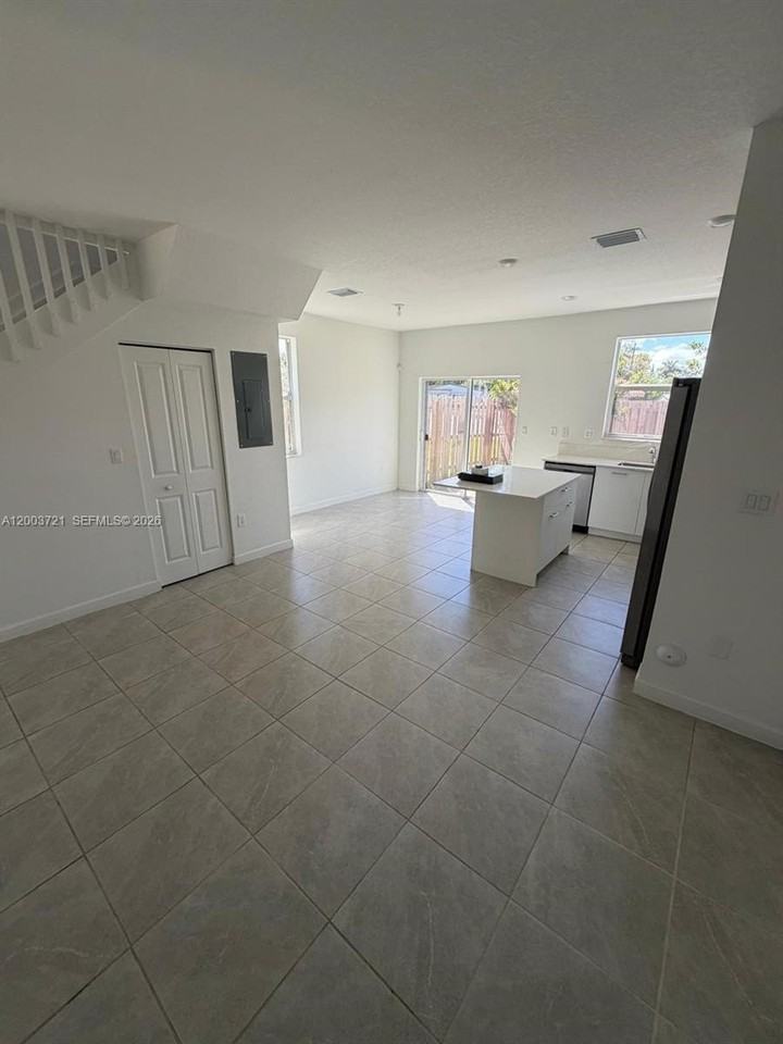12148 Nw 24th Pl #12148 - Photo 4 of 16